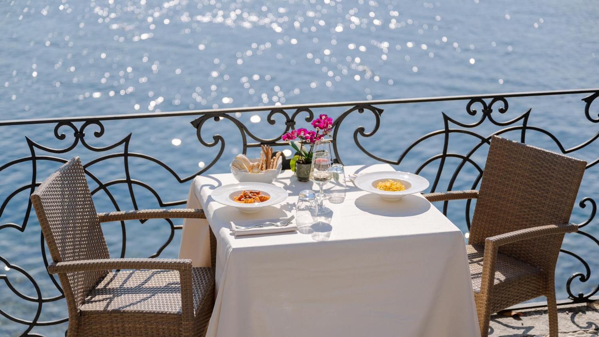 Hotel Royal Victoria, By R Collection Hotels Βαρένα Εξωτερικό φωτογραφία